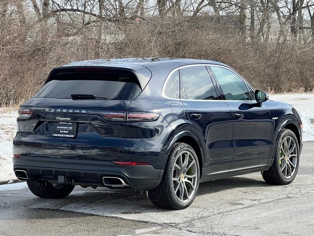 2022 Porsche Cayenne E-Hybrid Base