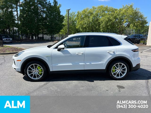 2022 Porsche Cayenne Platinum Edition E-Hybrid