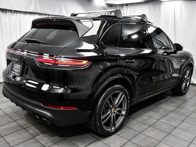 2022 Porsche Cayenne Platinum Edition E-Hybrid