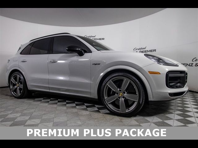 2022 Porsche Cayenne E-Hybrid Turbo S