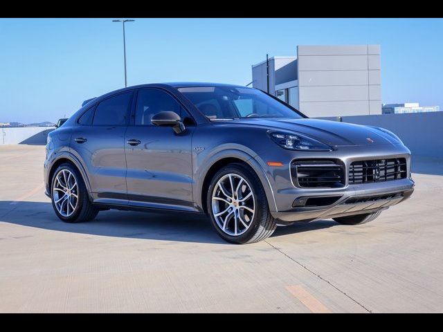 2022 Porsche Cayenne E-Hybrid Base