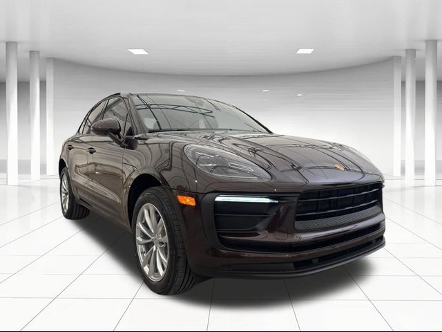 2022 Porsche Macan Base