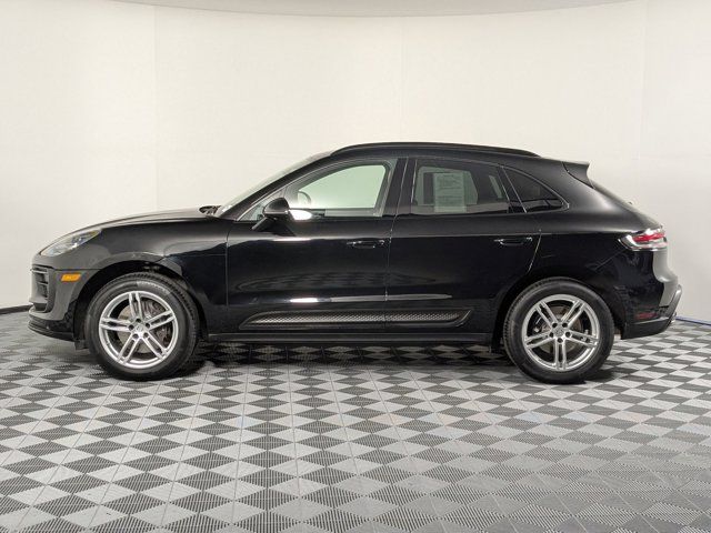 2022 Porsche Macan Base