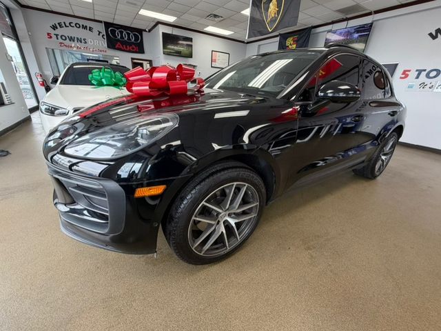 2022 Porsche Macan Base
