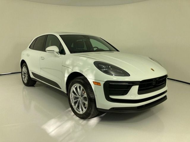 2022 Porsche Macan Base