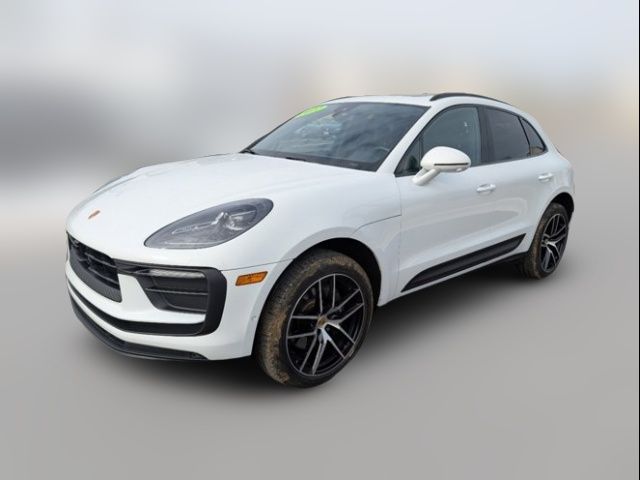 2022 Porsche Macan Base