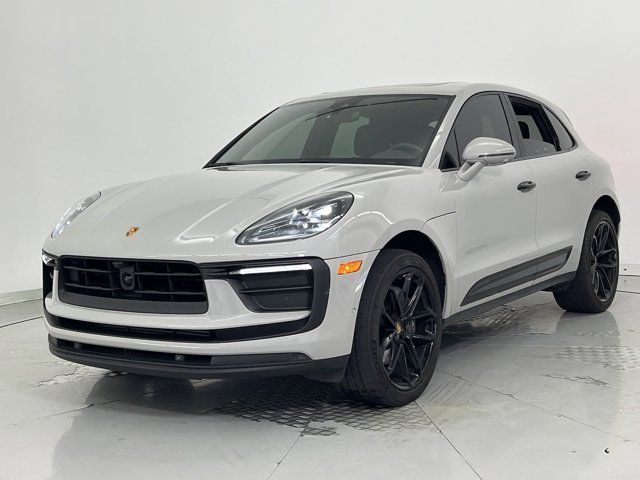 2022 Porsche Macan Base