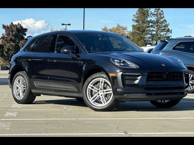 2022 Porsche Macan Base