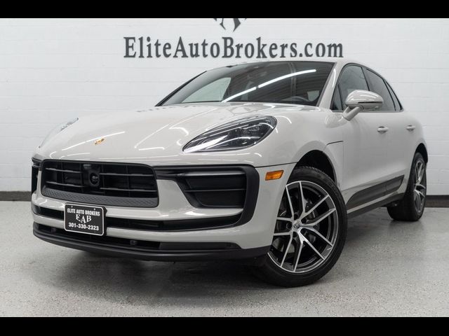 2022 Porsche Macan Base