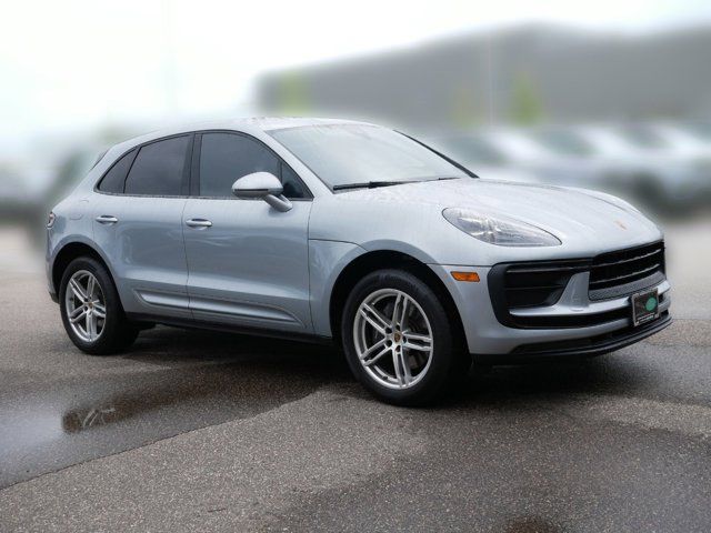 2022 Porsche Macan Base