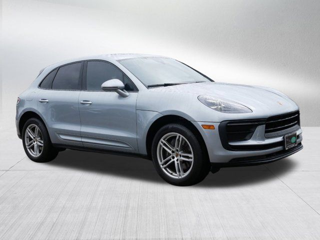 2022 Porsche Macan Base