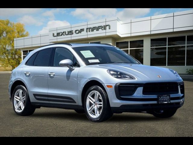2022 Porsche Macan Base