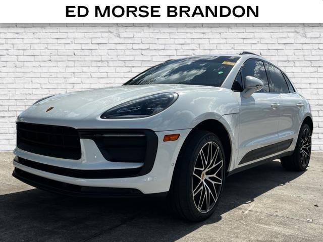 2022 Porsche Macan Base