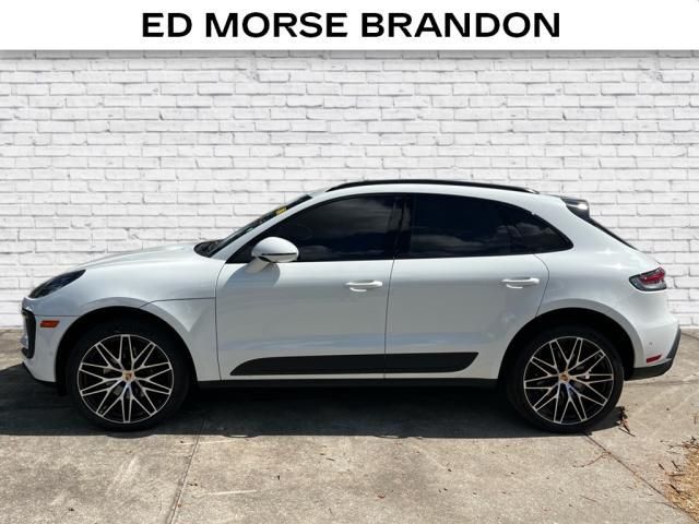 2022 Porsche Macan Base