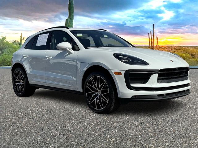 2022 Porsche Macan Base