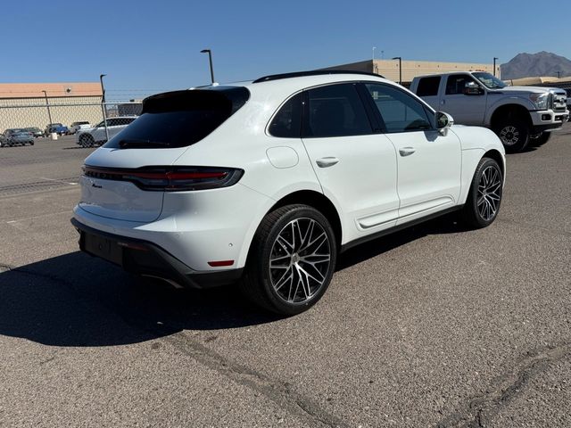 2022 Porsche Macan Base