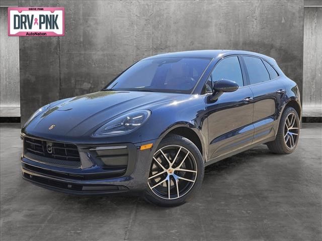 2022 Porsche Macan Base