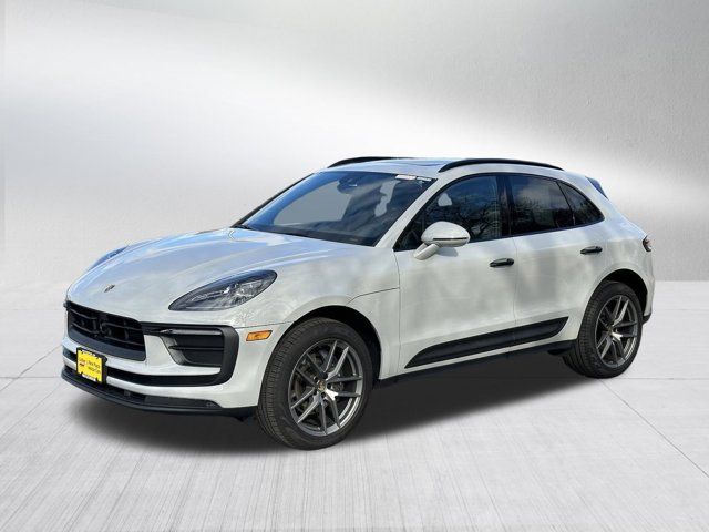 2022 Porsche Macan Base