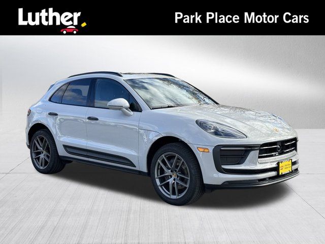 2022 Porsche Macan Base