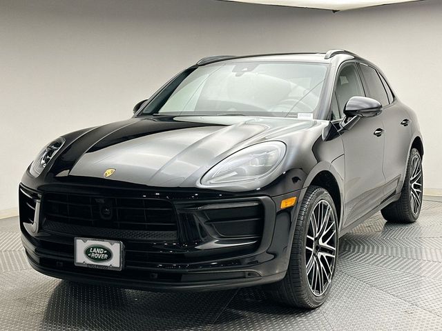 2022 Porsche Macan Base