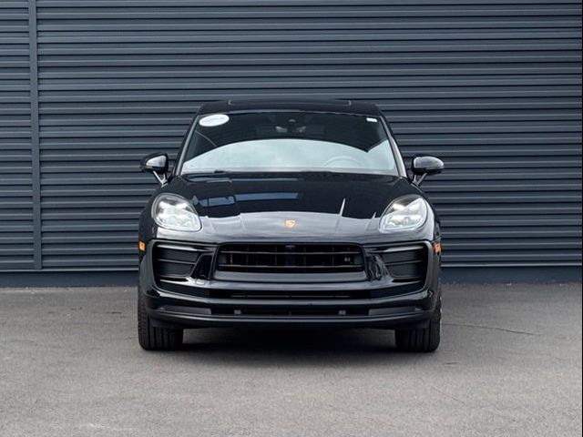 2022 Porsche Macan Base