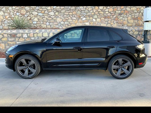 2022 Porsche Macan Base