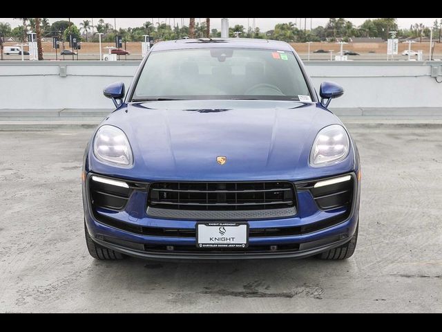 2022 Porsche Macan Base
