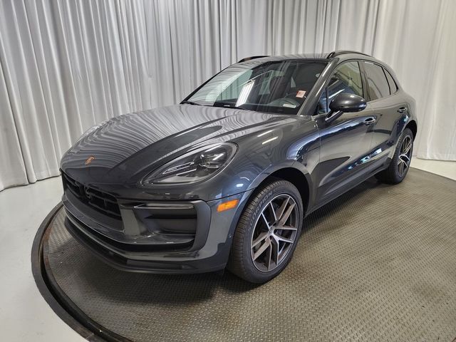 2022 Porsche Macan Base