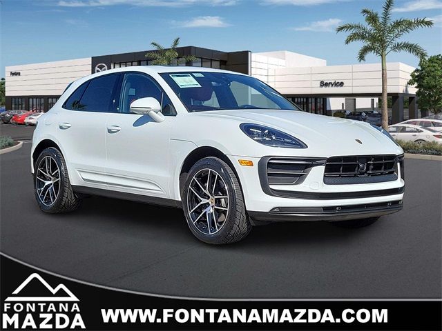 2022 Porsche Macan Base