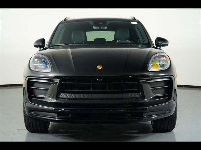 2022 Porsche Macan Base