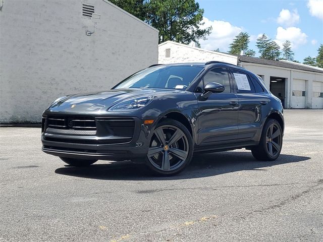 2022 Porsche Macan Base