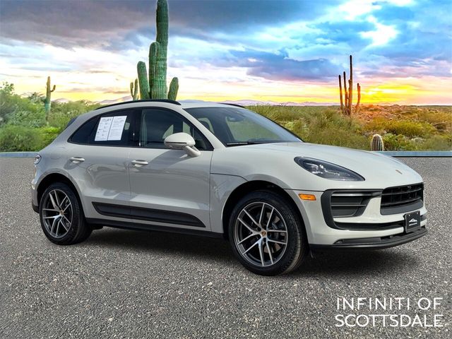 2022 Porsche Macan Base