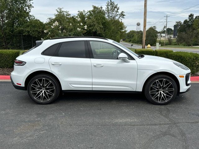 2022 Porsche Macan Base