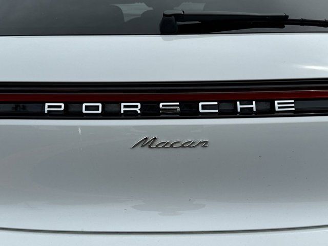 2022 Porsche Macan Base