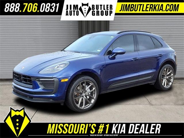 2022 Porsche Macan Base