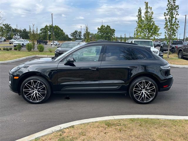 2022 Porsche Macan Base