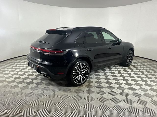 2022 Porsche Macan Base