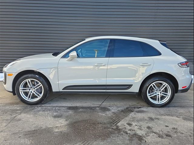 2022 Porsche Macan Base