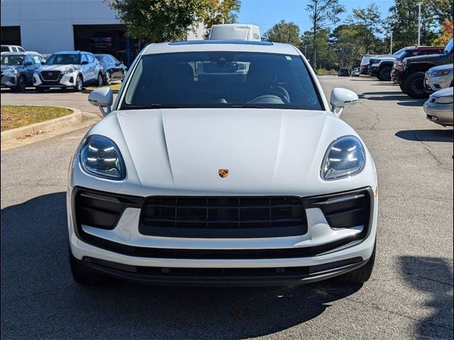 2022 Porsche Macan Base