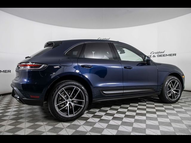 2022 Porsche Macan Base