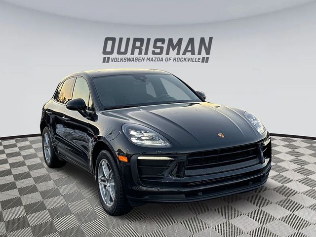 2022 Porsche Macan Base