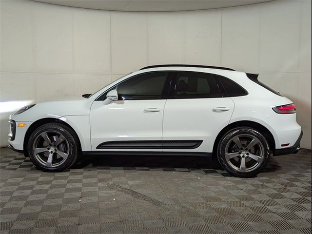 2022 Porsche Macan Base