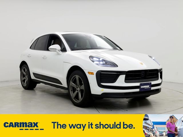 2022 Porsche Macan Base