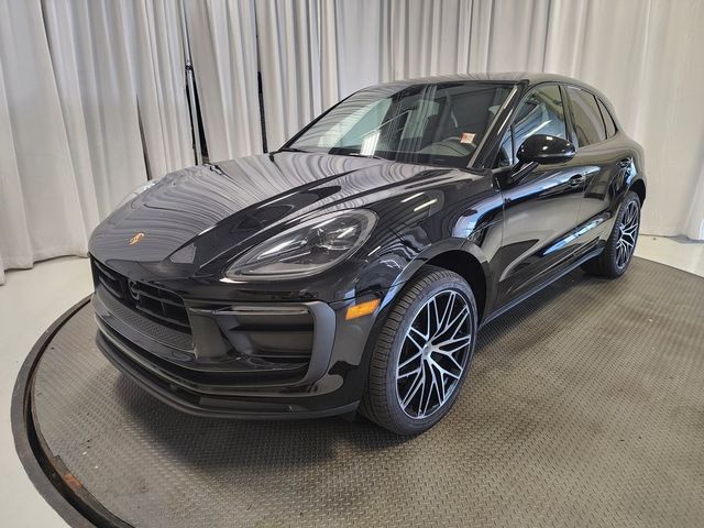 2022 Porsche Macan Base