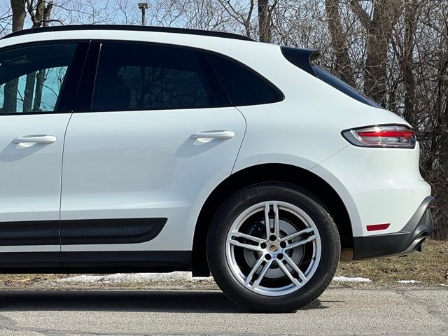 2022 Porsche Macan Base