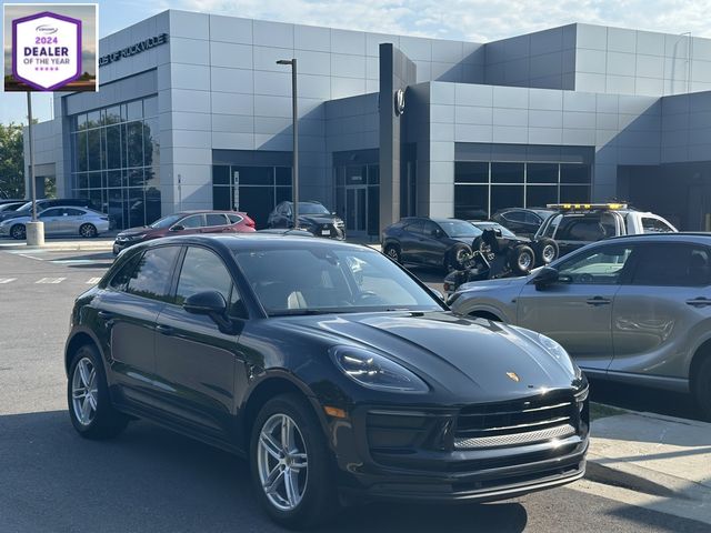 2022 Porsche Macan Base