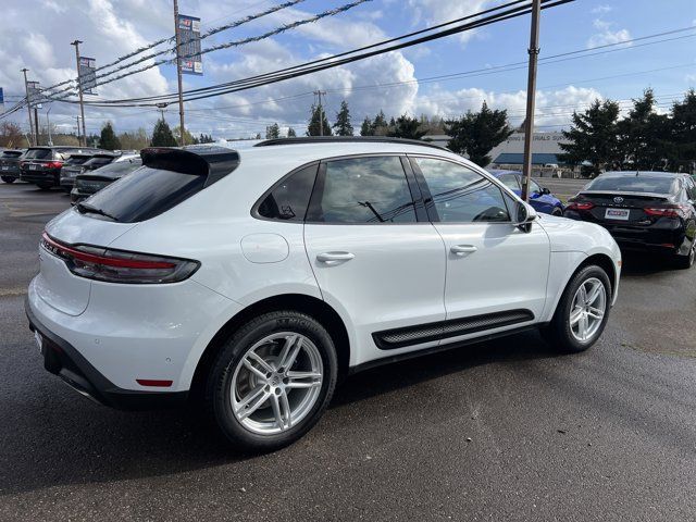 2022 Porsche Macan Base