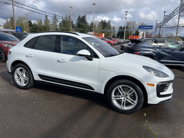 2022 Porsche Macan Base