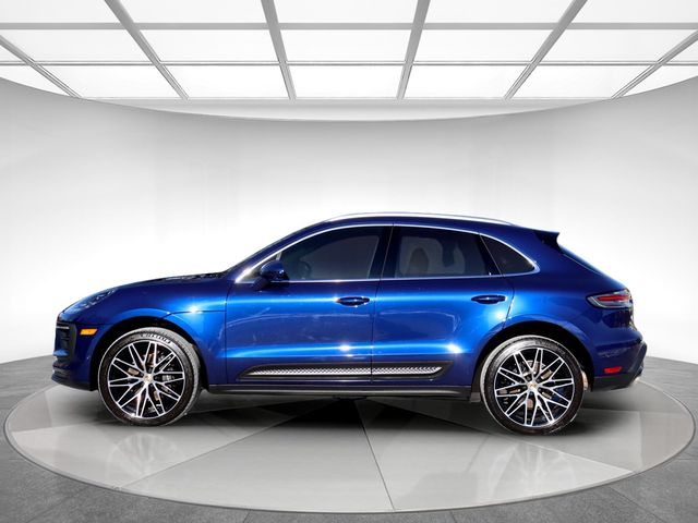 2022 Porsche Macan Base