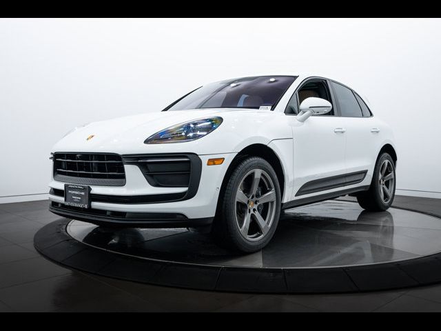 2022 Porsche Macan Base